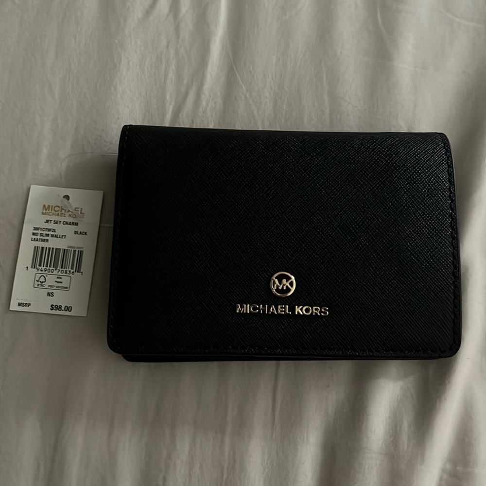 (SOLD) Michael Kors Wallet